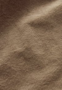 Next 5 POCKET STRAIGHT TROUSERS REGULAR FIT - Nohavice - stone