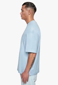 Dropsize HEAVY LOGO PUFFER  - T-shirts print - baby blue