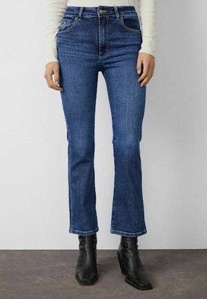 Alt laienevad teksad - medium blue