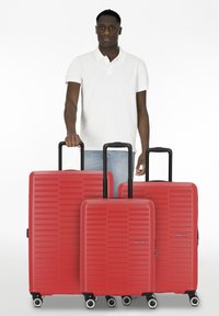 American Tourister SUNSET HILLS  ROLLEN SET - Set di valigie - apple red