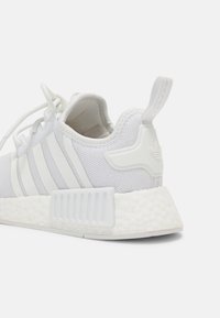 adidas Originals NMD_R1 REFINED - Sportcipő - white/grey one