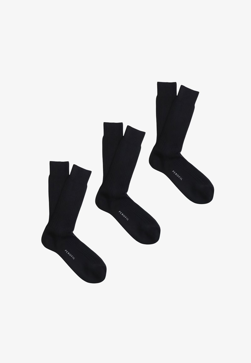 Calze nere a coste realizzate in materiale morbido, con un design a lunghezza media. Logo "PERofil" stampato sulla suola. Tre paia in esposizione.