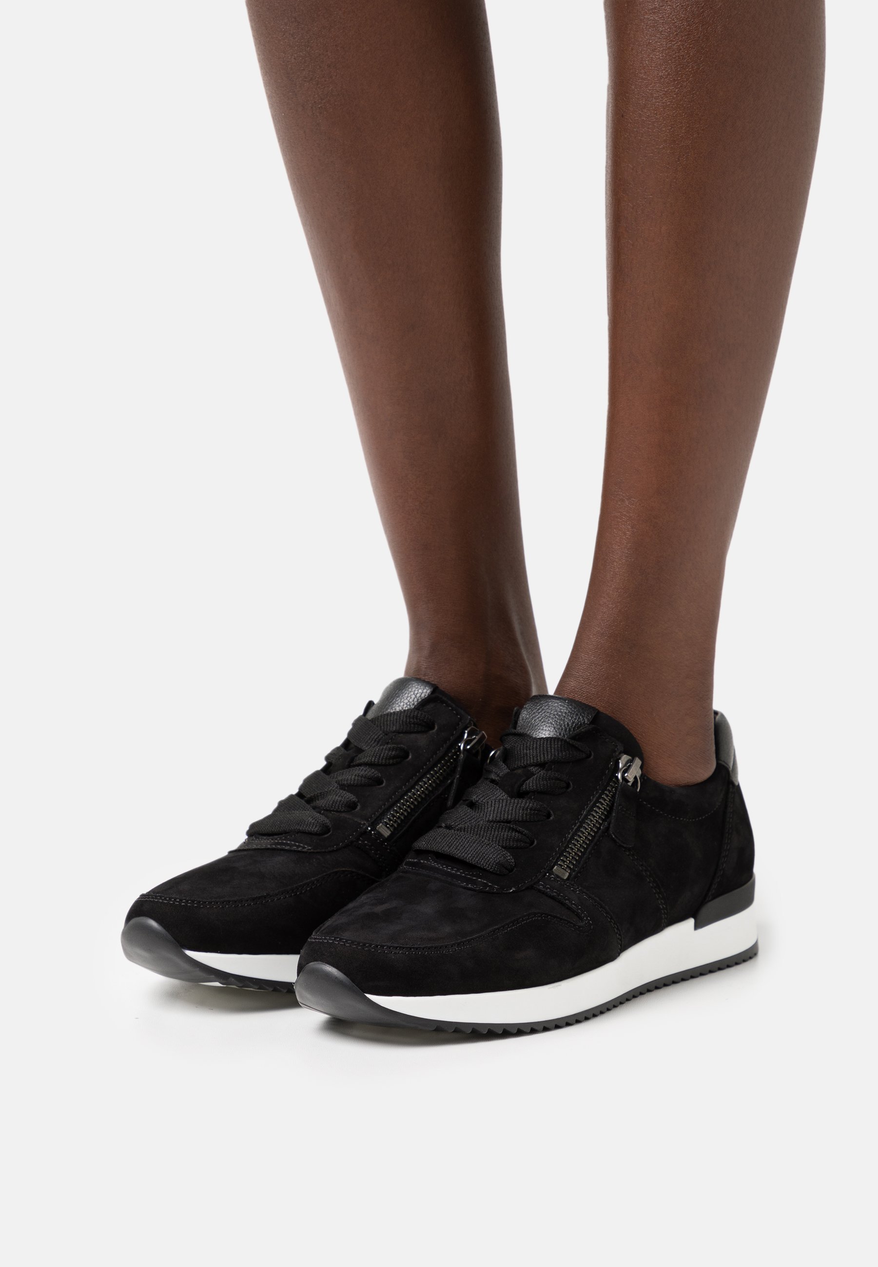 gabor trainers black