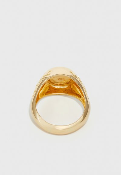 Goldring mit einem verjüngten Design, das mit gravierten Blättermustern versehen ist. Glatte Oberfläche, polierte Ausführung und abgerundeter Innenraum für hohen Tragekomfort.