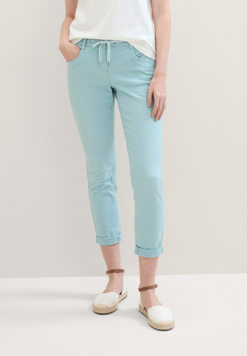 TOM TAILOR TAPERED RELAXED - Kelnės - dusty mint blue