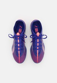 Puma ULTRA 5 MATCH IT - Chaussures de foot en salle - lapis lazuli/white/sunset glow