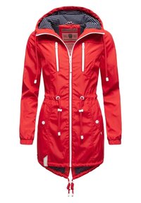 Veste imperméable rouge avec taille à cordon, poches zippées et doublure rayée dans la capuche. Présente un col montant et des poignets réglables.