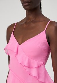 Gina Tricot Tall FRILL DRESS - Oblačila za posebne priložnosti - wild orchid