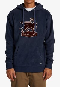 Sudadera con capucha de forro polar en color marino, con un bolsillo canguro, que presenta un logotipo de grifo bordado en color burdeos y un cordón de contraste. Corte estándar.
