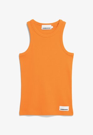 Orange gestreiftes Tanktop mit rundem Ausschnitt, ärmellosem Design und einem kleinen weißen Etikett mit schwarzem Text am unteren Rand.