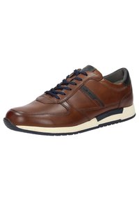Bruine leren sneaker met marineblauwe veters, ronde neus, witte tussenzool, textuuraccenten en een subtiele merkteken aan de zijkant.