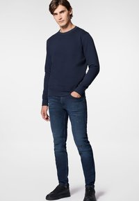 PRÓCHNIK PM13 granatowy