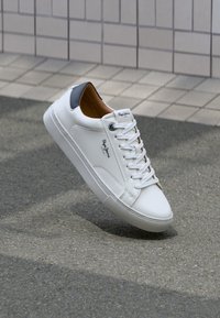 JOE BASIC - Sapatilhas - white