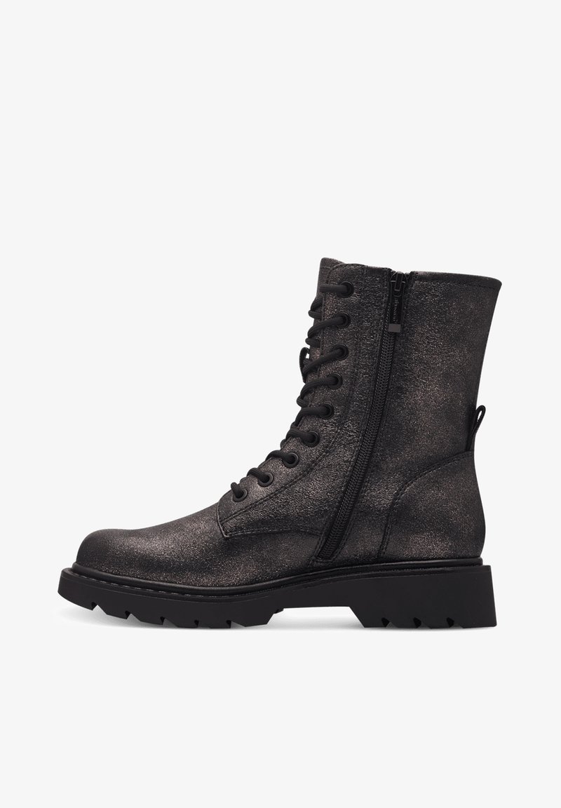 Schwarze metallische Knöchelstiefel aus strukturiertem Leder mit einem seitlichen Reißverschluss und Schnürung an der Vorderseite sowie einer stabilen Gummisohle für Haltbarkeit.