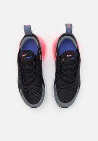 Black mesh sneakers with a smooth grey sole, pink accents on the heel, and blue inner lining; features round laces and reinforced toe.
