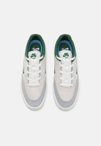 Nike SB MALOR UNISEX - Tenisice - platinum tint/fir/wolf grey/summit white