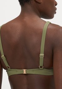 Triumph SUMMER TWIST - Gornji dio bikinija - sage green