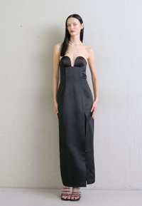 Sara Battaglia Robe de soirée - black
