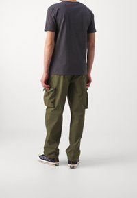 Ellesse Kapsáče - khaki