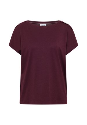 Top femme à manches courtes de couleur violet foncé avec encolure bateau et détail bouton à l'épaule, étiquette indiquant "CECIL" à l'intérieur du col.