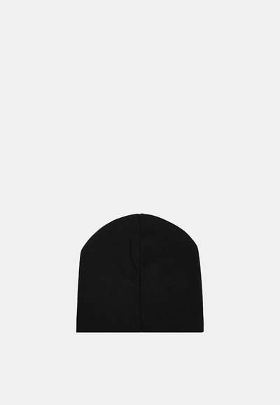 Berretto nero in tessuto lavorato a maglia. Presenta una parte superiore arrotondata e nessuna cucitura o decorazione visibile. Texture liscia, design minimale.