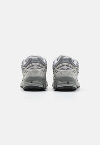 New Balance M1906RLC UNISEX - Tenisice - grey