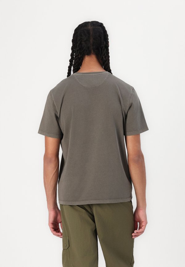 DUNSTAN RIVER SHORT SLEEVE TEE - Basic T-shirt3