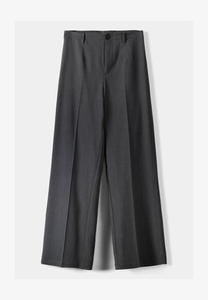 Wijde broek in donkergrijze stof, met een knoopsluiting, voorplooien en riemlussen. Gladde textuur met een op maat gemaakte uitstraling.