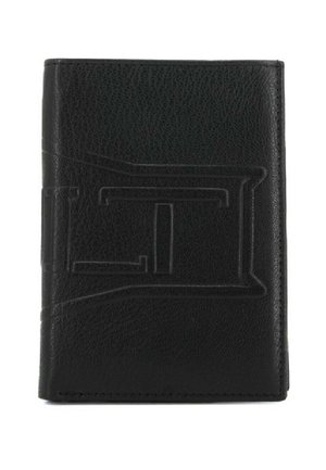 Portafoglio in pelle nera con finitura testurizzata e design impresso. Presenta un'orientazione orizzontale e cuciture pulite lungo i bordi.