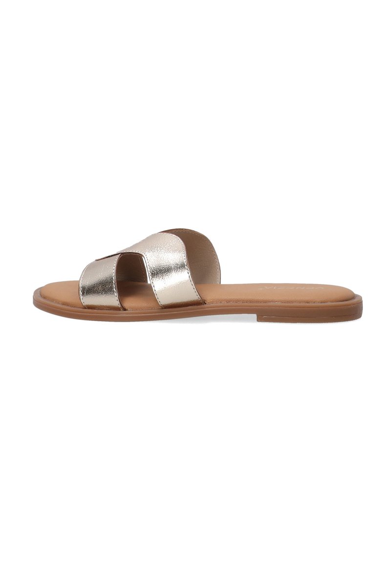 Metalliske guld-sandaler med to brede stropper og en flad, tan-farvet sål. Glat tekstur med et minimalistisk design. Ideelle til afslappet brug.