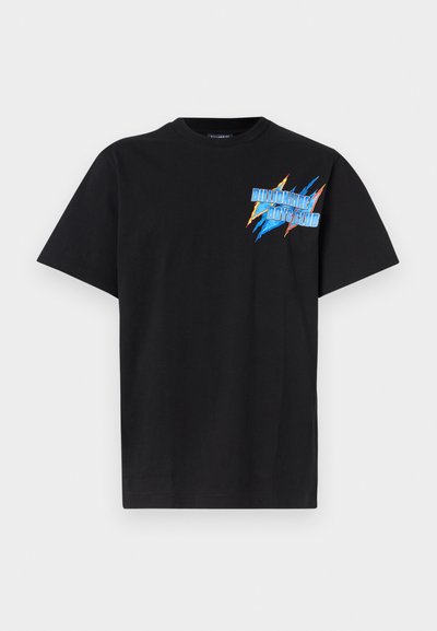 Μαύρο κοντομάνικο t-shirt με πολύχρωμο κείμενο "Billionaire Boys Club" και γραφικό με σημάδι από νύχι στο πάνω αριστερό μέρος του στήθους.