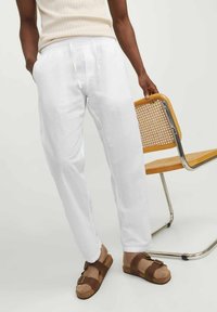 Jack & Jones JPSTKANE SUMMER JOGGER  - Stoffhose - bright white