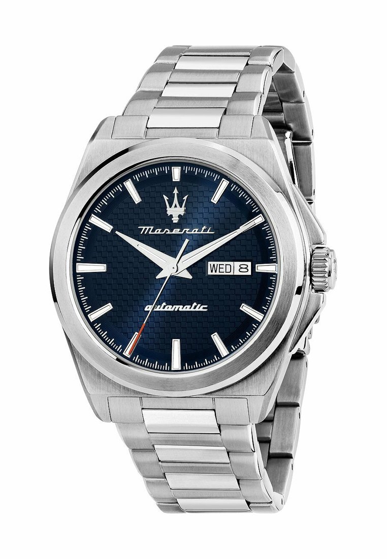 Silberner Edelstahluhren mit einem blauen strukturierten Zifferblatt, silbernen Zeigern, Datumsanzeige und einem Gliederarmband. Mit einer auffälligen Krone und einem Logo.