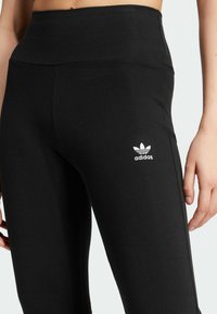 adidas Originals Träningsbyxor - black