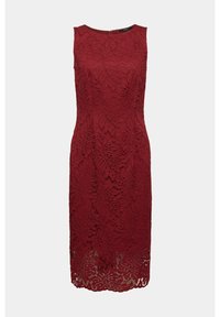 Robe rouge en dentelle sans manches longueur genou avec motifs floraux et encolure ronde.