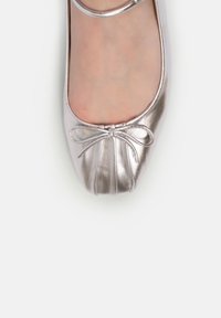 Alura LEILA - Balerini cu barete - silver