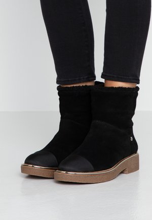 Stiefelette - black