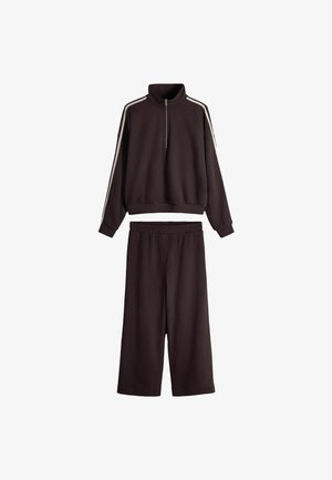 THE SET, REGULAR FIT - FUNNEL NECK SWEAT WITH STRAIGHT LEG JOGGER COORD SET - Tracksuit bottoms - brown