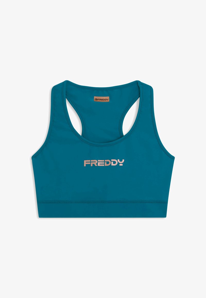 Sujetador deportivo en color verde azulado, fabricado con un tejido suave, que presenta un diseño de espalda nadadora y un logo dorado "FREDDY" en el frente.