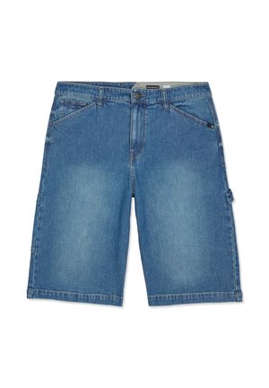 Shorts en denim bleu avec cinq poches, passants pour ceinture, fermeture par bouton, et coupe décontractée.