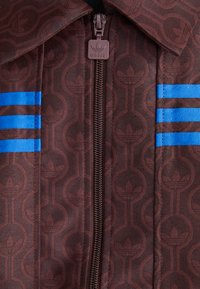 adidas Originals CLUB JACKET - Casaco de verão - shadow brown