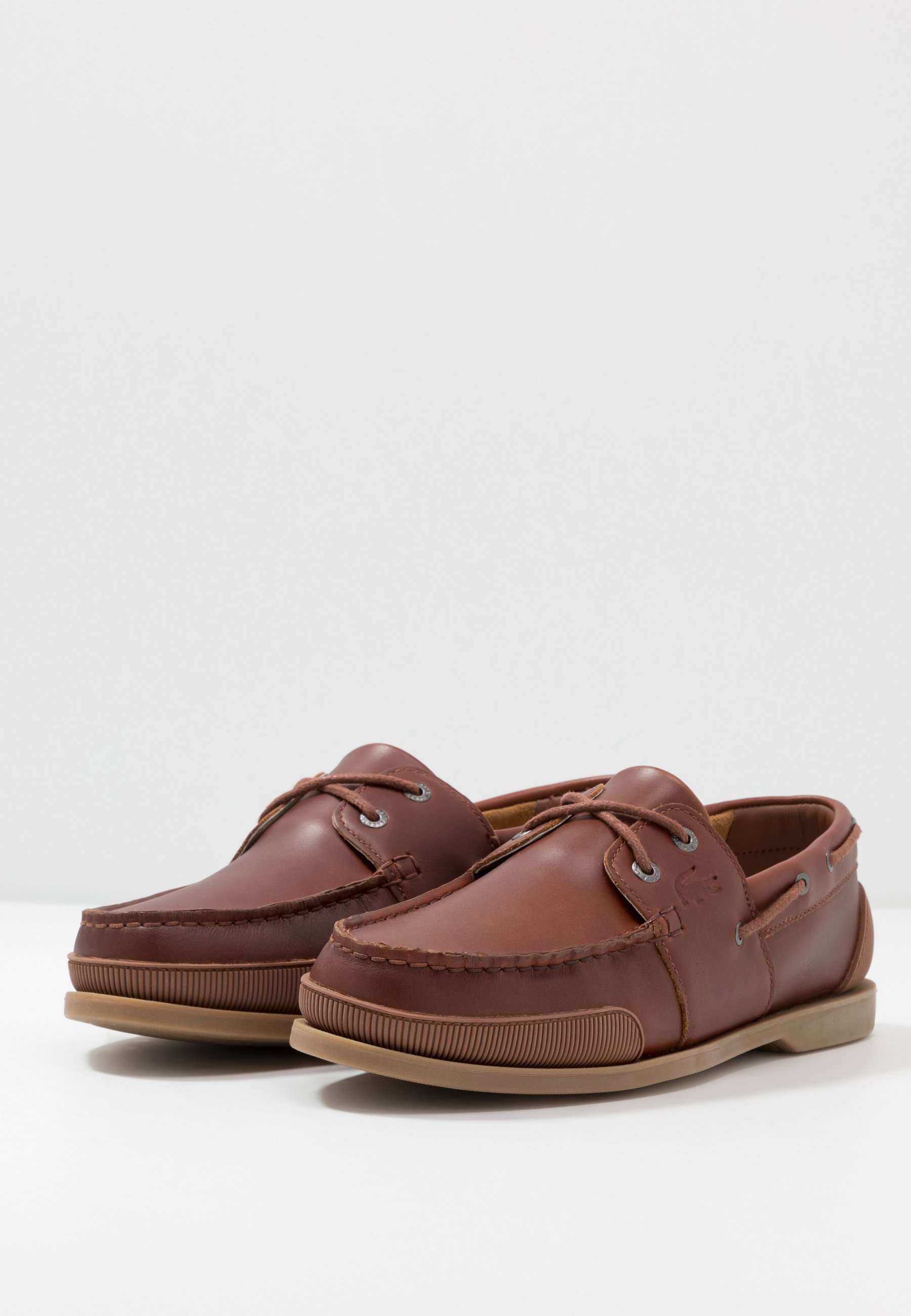 chaussure lacoste marron