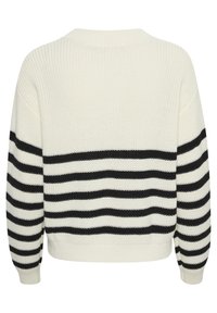 Rundhalsad tröja i lätt stickning, med horisontella svart- och vitrandiga mönster, strukturerad tyg och ribbade ärmslut och nederkant.