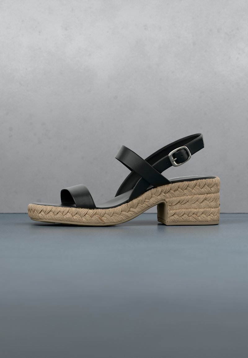 Calvin Klein - Sandalias con plataforma (negro)
