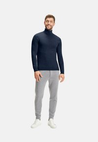 FALKE BASIC ROLL NECK - Maglione - space blue