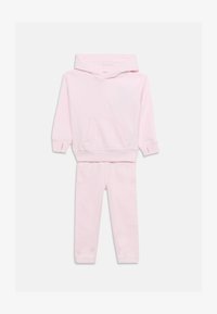 Επιλέχθηκε, cradle pink