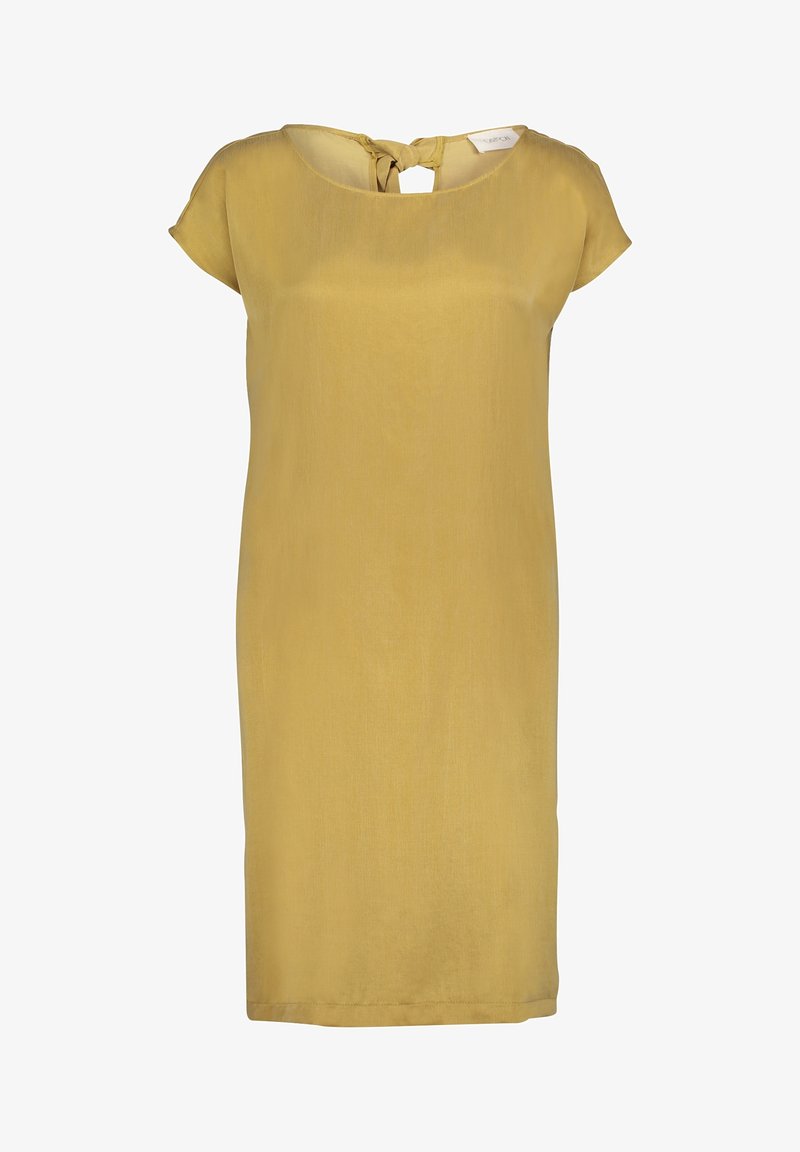 Robe jaune moutarde à manches courtes, longueur genou, avec encolure ronde et petit détail œillet et nœud au dos.
