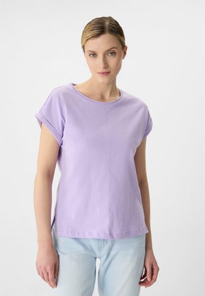 Lila Kurzarm-T-Shirt aus weicher Baumwolle mit Rundhalsausschnitt, gerollten Ärmeln und geradem Schnitt mit seitlichen Schlitzen.