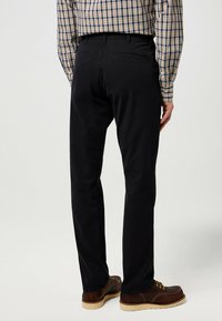 Wrangler REGULAR - Chino - black