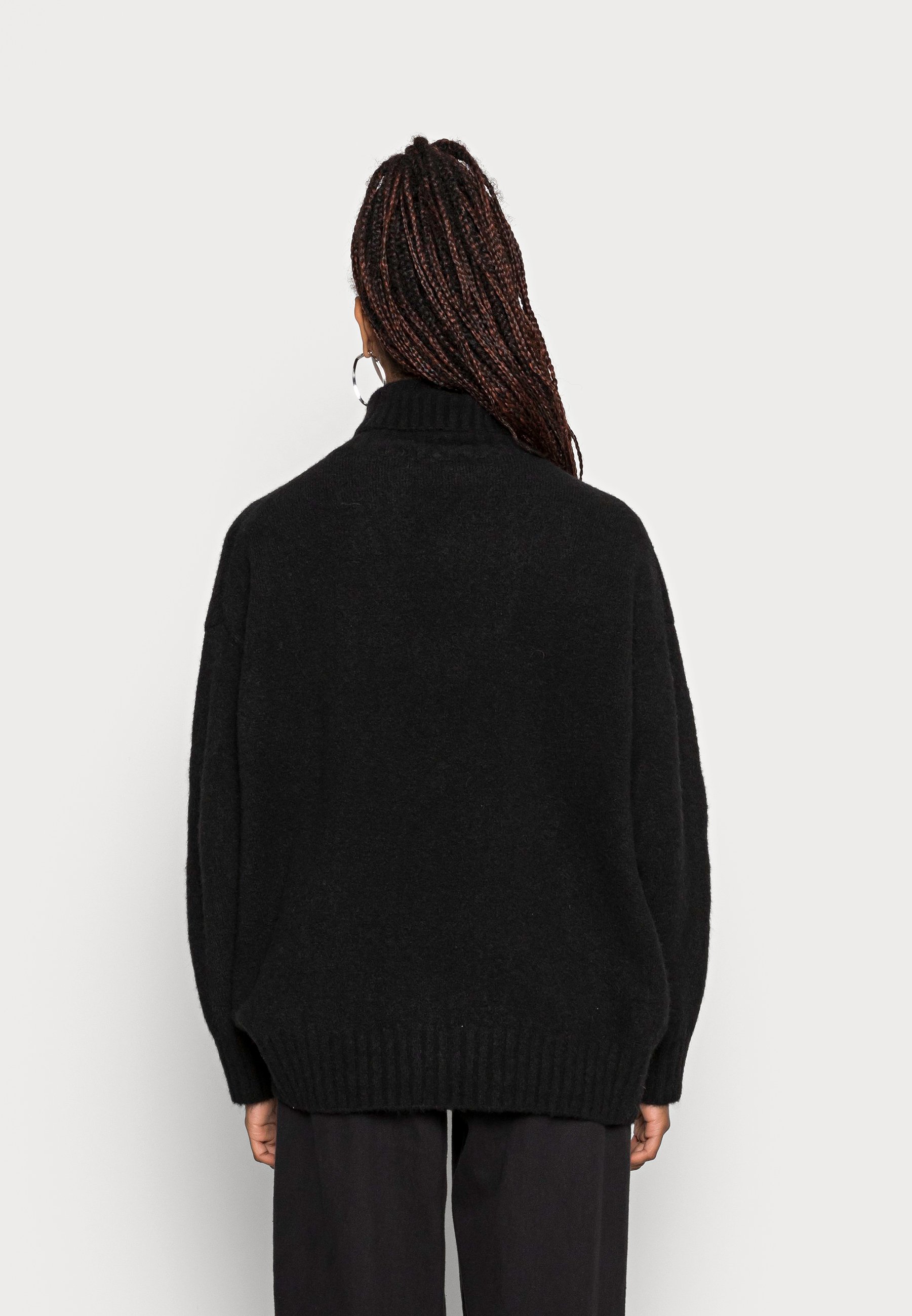 pulli schwarz oversize